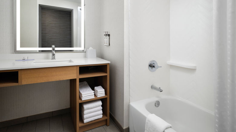 <b>Holiday Inn Cincinnati-Liberty Way Room</b>. Images powered by <a href="https://www.leonardoworldwide.com/" title="Leonardo Worldwide" target="_blank">Leonardo</a>.
