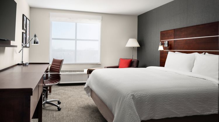 Holiday Inn Cincinnati-Liberty Way Room