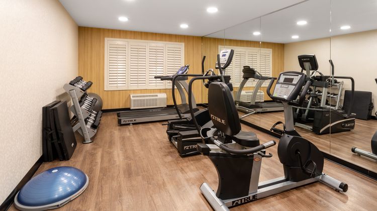 Holiday Inn Express & Suites Marana Health Club