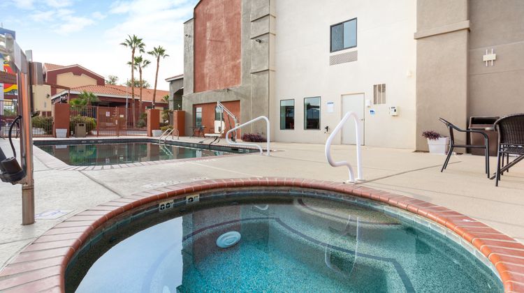 Holiday Inn Express & Suites Marana Pool