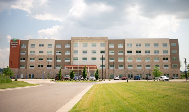 Holiday Inn Express & Suites Onalaska Exterior