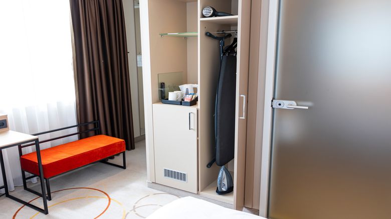 <b>Holiday Inn Amsterdam Arena Towers Lobby</b>. Images powered by <a href="https://www.leonardoworldwide.com/" title="Leonardo Worldwide" target="_blank">Leonardo</a>.