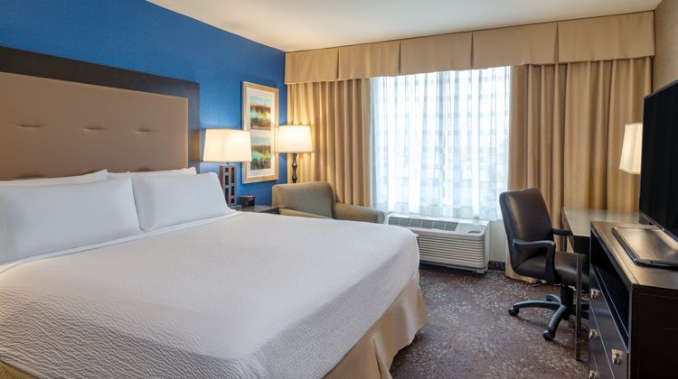Holiday Inn Terre Haute Room