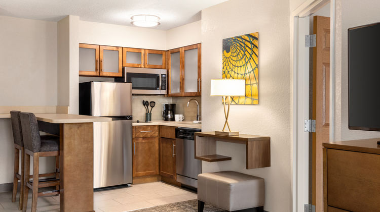 Staybridge Suites Fort Wayne Room