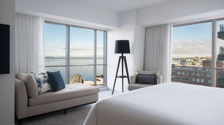 Four Seasons Hotel Seattle Suite