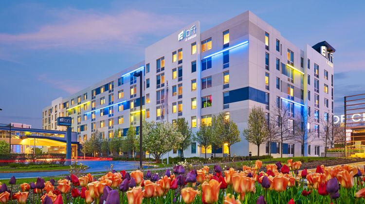 aloft Chicago O'Hare Exterior