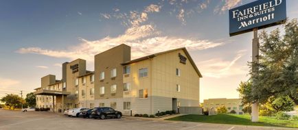 Fairfield Inn & Suites I-30 West Exterior