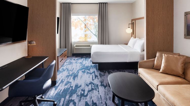 Fairfield by Marriott West Kelowna Room
