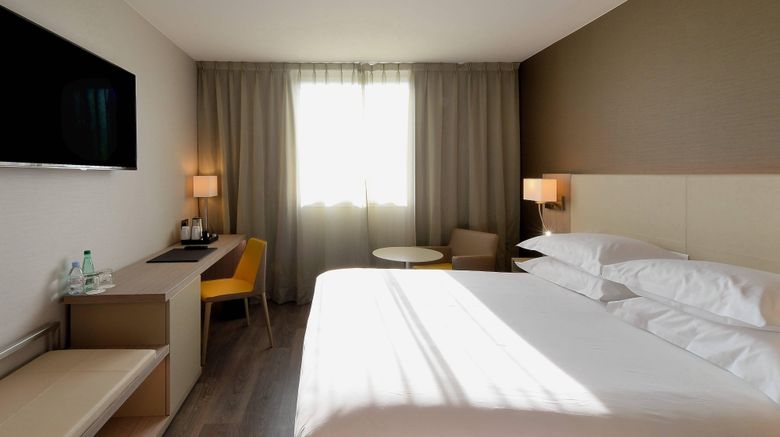 <b>AC Hotel Marseille Velodrome Room</b>. Images powered by <a href="https://www.leonardoworldwide.com/" title="Leonardo Worldwide" target="_blank">Leonardo</a>.