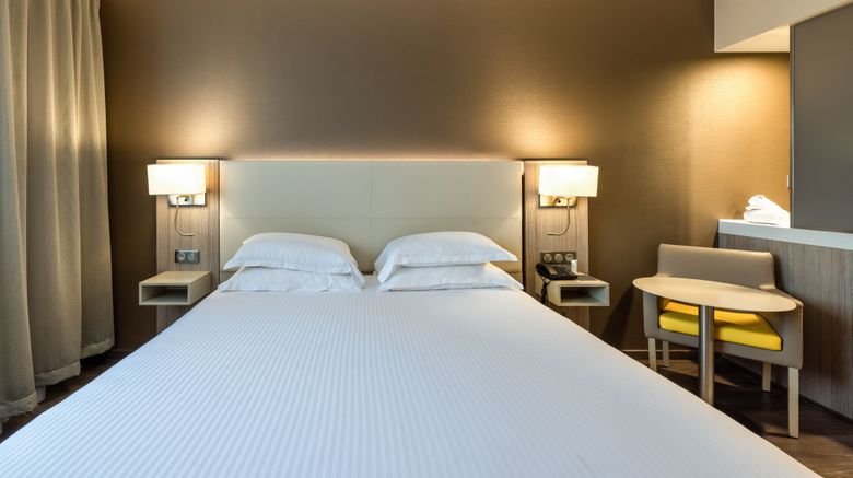 <b>AC Hotel Marseille Velodrome Room</b>. Images powered by <a href="https://www.leonardoworldwide.com/" title="Leonardo Worldwide" target="_blank">Leonardo</a>.