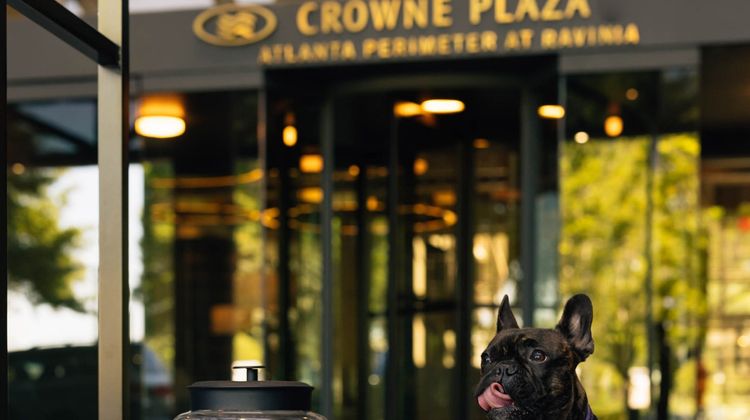 Crowne Plaza Perimeter at Ravinia Lobby