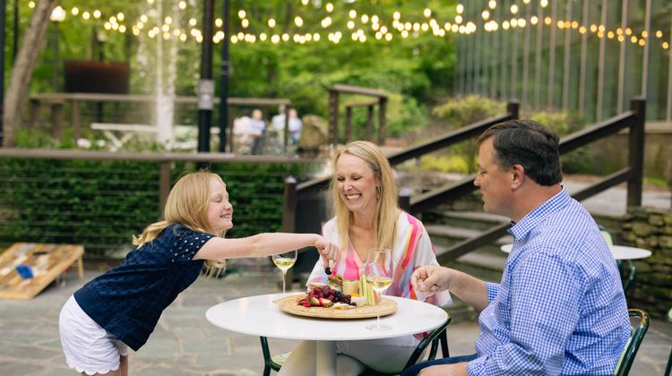 Crowne Plaza Perimeter at Ravinia Restaurant