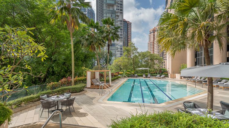 Four Seasons Hotel Singapore Pool