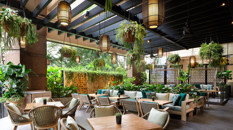 <b>Four Seasons Hotel Singapore Exterior</b>. Images powered by <a href=https://www.travelagewest.com/Hotels/Singapore-Singapore/
