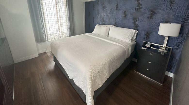 <b>Holiday Inn Express Dallas Downtown Room</b>. Images powered by <a href="https://www.leonardoworldwide.com/" title="Leonardo Worldwide" target="_blank">Leonardo</a>.
