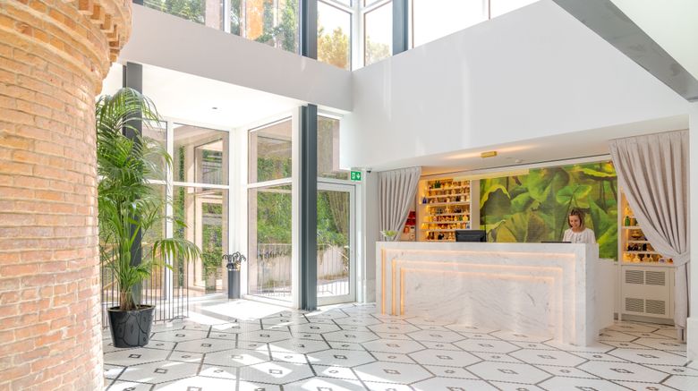 <b>Pestana Douro Riverside Lobby</b>. Images powered by <a href="https://www.leonardoworldwide.com/" title="Leonardo Worldwide" target="_blank">Leonardo</a>.