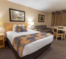 BCMInns Rusty's Fort McMurray Room