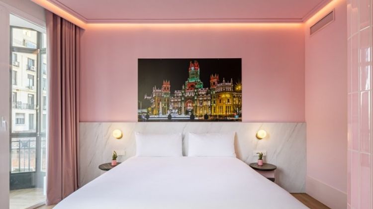 Ikonik Gran Via Room