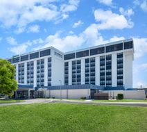 Holiday Inn Chicago O'Hare Airport Exterior