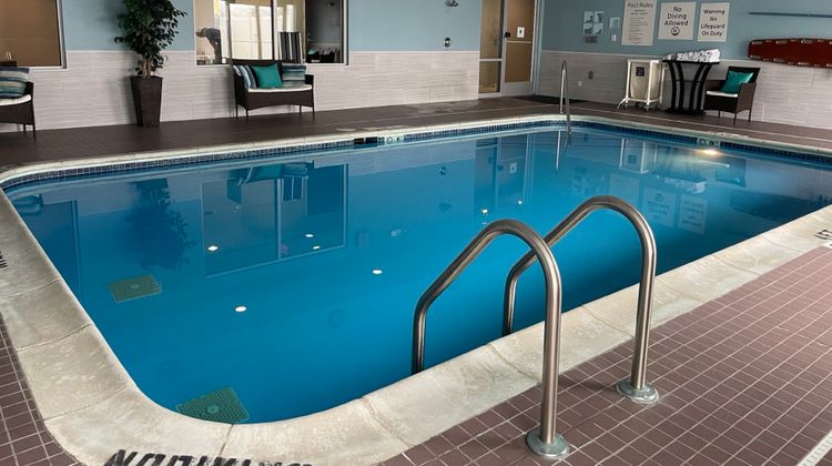 Holiday Inn Express Lapeer Pool