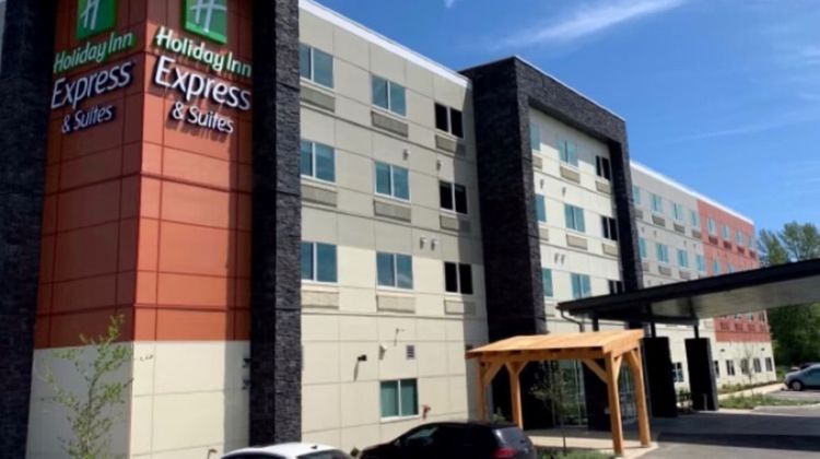 Holiday Inn Express/Stes Courtenay Comox Exterior