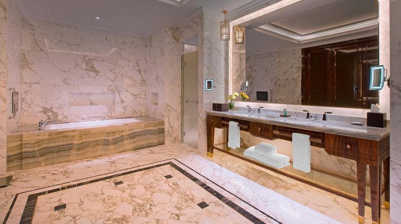 <b>Sheraton Grand Wuhan Hankou Hotel Room</b>. Images powered by <a href="https://www.leonardoworldwide.com/" title="Leonardo Worldwide" target="_blank">Leonardo</a>.