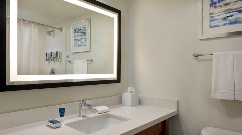 <b>Four Points by Sheraton Toronto Airport Room</b>. Images powered by <a href="https://www.leonardoworldwide.com/" title="Leonardo Worldwide" target="_blank">Leonardo</a>.