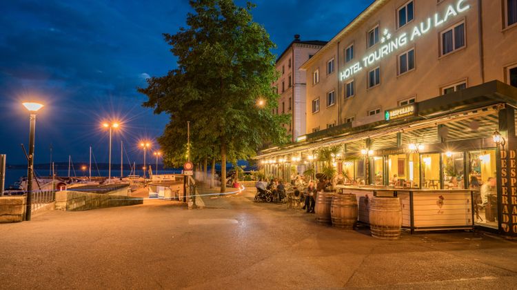Touring au Lac Hotel Exterior