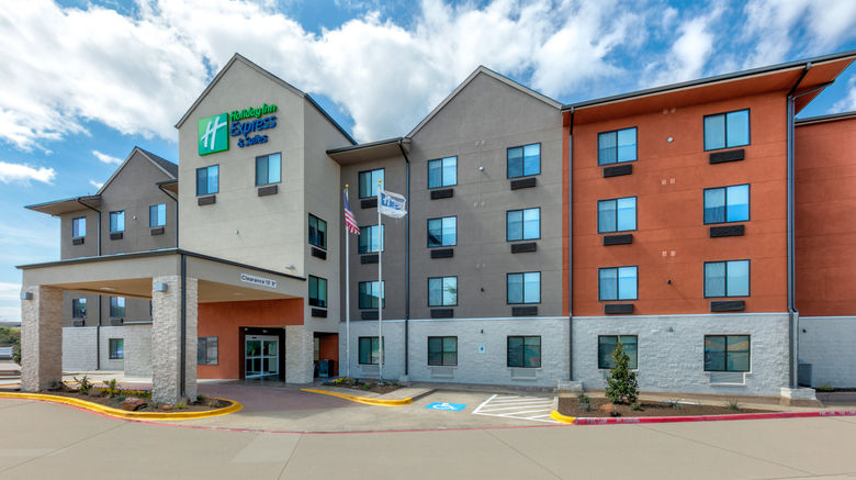 <b>Holiday Inn Express Hotel & Suites Exterior</b>. Images powered by <a href="https://www.leonardoworldwide.com/" title="Leonardo Worldwide" target="_blank">Leonardo</a>.