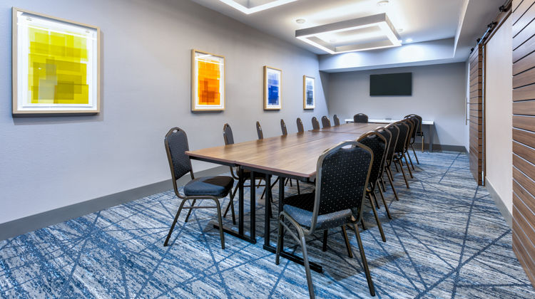 Holiday Inn Express Hotel & Suites Meeting