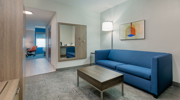 Holiday Inn Express Hotel & Suites Room