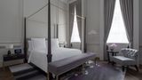 <b>Four Seasons Hotel London Tower Bridge Suite</b>. Images powered by <a href="https://www.leonardoworldwide.com/" title="Leonardo Worldwide" target="_blank">Leonardo</a>.