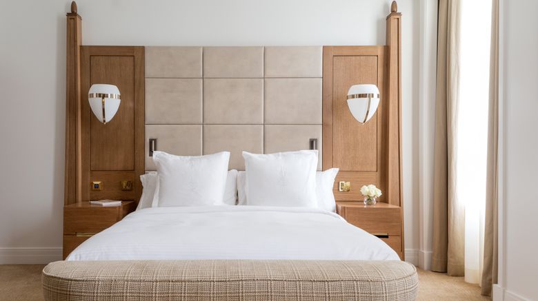 <b>Four Seasons Hotel London Tower Bridge Room</b>. Images powered by <a href="https://www.leonardoworldwide.com/" title="Leonardo Worldwide" target="_blank">Leonardo</a>.