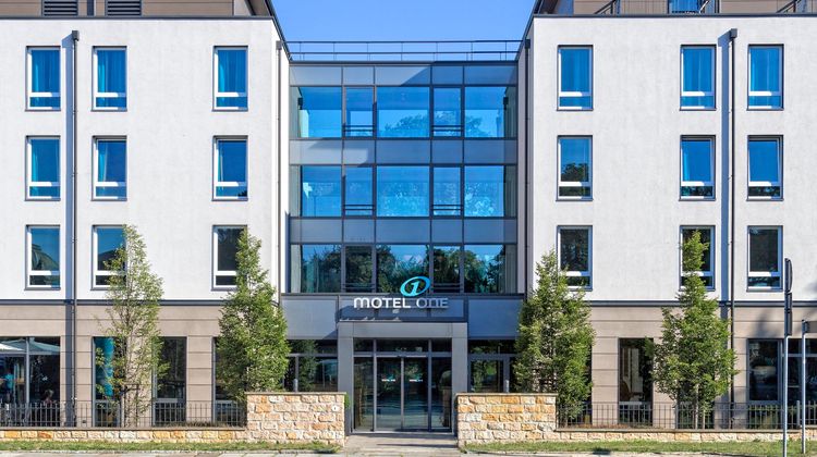 Motel One Dresden-Palaisplatz Exterior