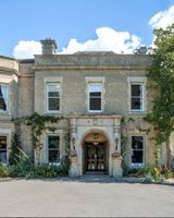 Woodland Manor Hotel