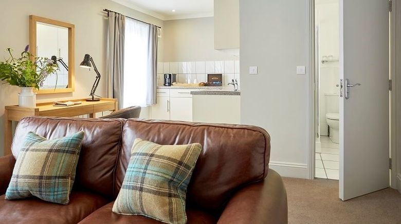 <b>The Abergavenny Hotel Room</b>. Images powered by <a href="https://www.leonardoworldwide.com/" title="Leonardo Worldwide" target="_blank">Leonardo</a>.