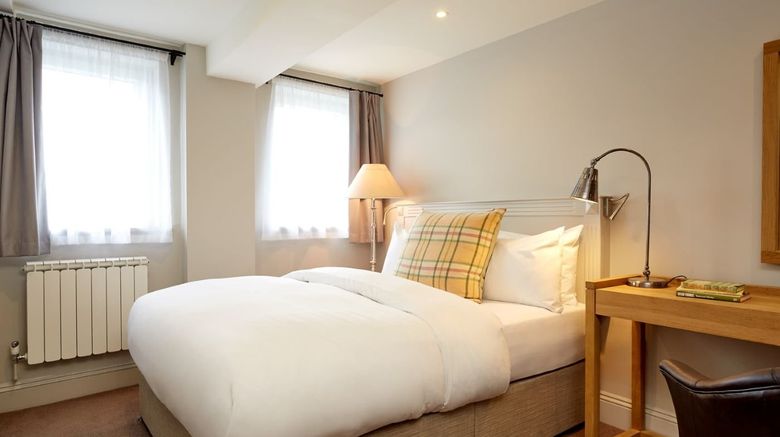 <b>The Abergavenny Hotel Room</b>. Images powered by <a href="https://www.leonardoworldwide.com/" title="Leonardo Worldwide" target="_blank">Leonardo</a>.