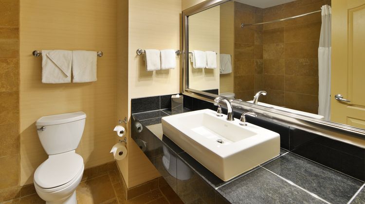 Prestige Inn Golden Room