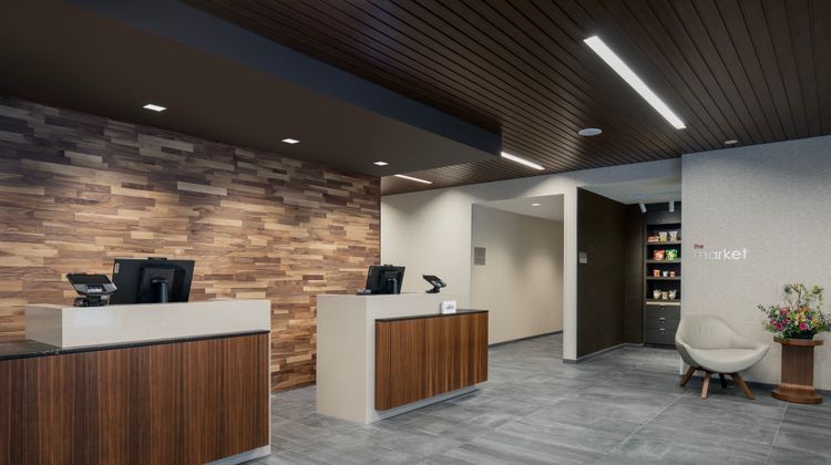 Courtyard by Marriott Nanaimo Lobby