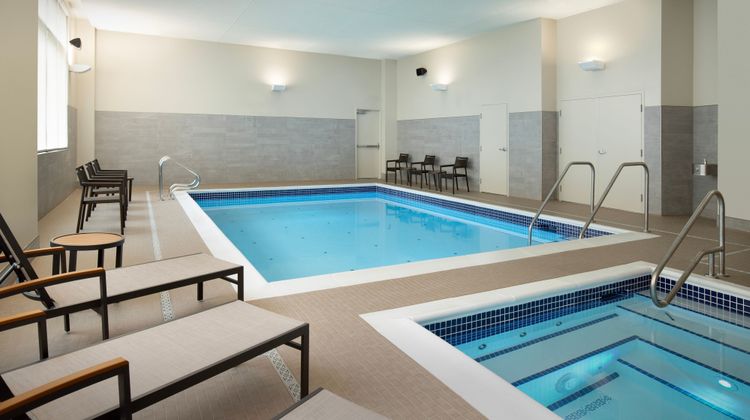 Courtyard by Marriott Nanaimo Pool