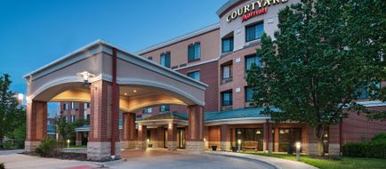 Courtyard Omaha Aksarben Village Exterior