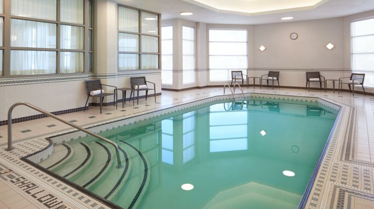 Courtyard By Marriott Kitchener Pool