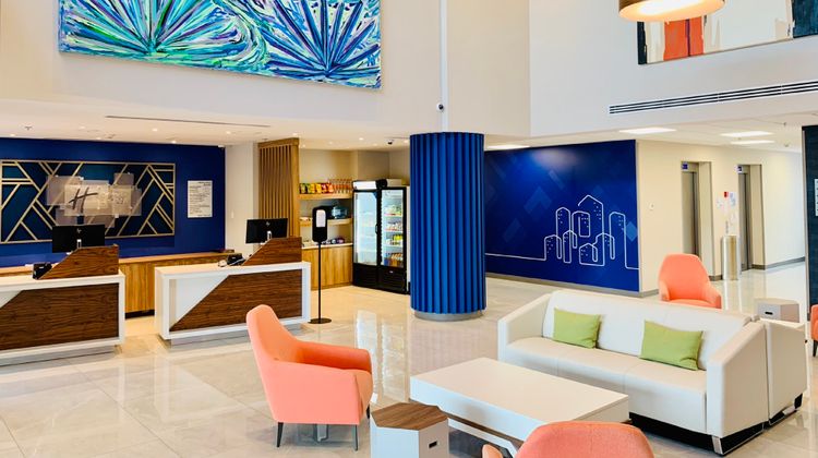 Holiday Inn Express Vallarta Poniente Exterior