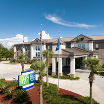 Holiday Inn Express & Suites Airport S