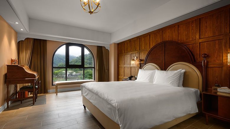 <b>Grasse Grace Manor Room</b>. Images powered by <a href="https://www.leonardoworldwide.com/" title="Leonardo Worldwide" target="_blank">Leonardo</a>.