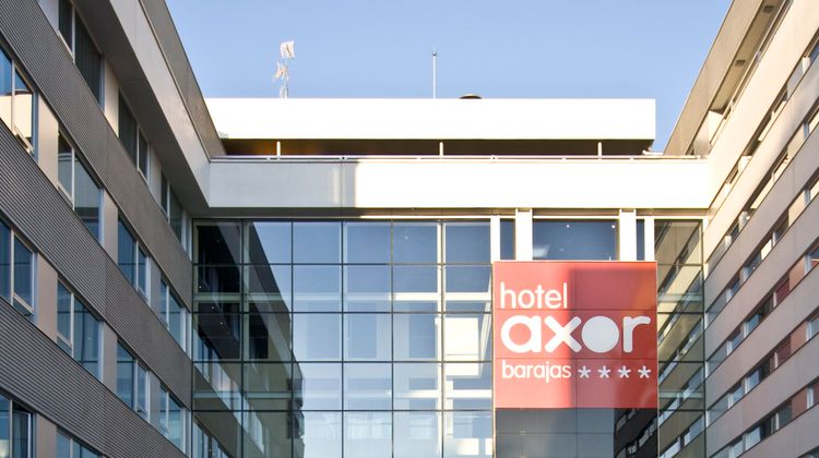 Axor Barajas Hotel Exterior