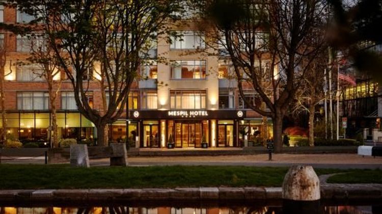 Mespil Hotel Exterior