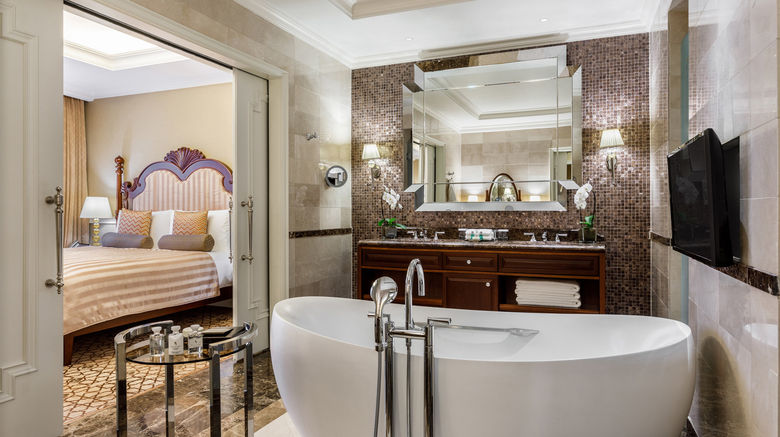<b>Lotte Hotel Moscow Room</b>. Images powered by <a href="https://www.leonardoworldwide.com/" title="Leonardo Worldwide" target="_blank">Leonardo</a>.