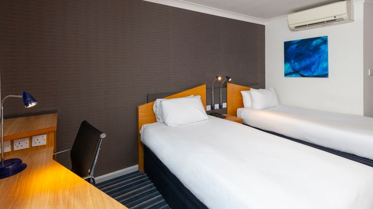 Holiday Inn Express Birmingham NEC Room