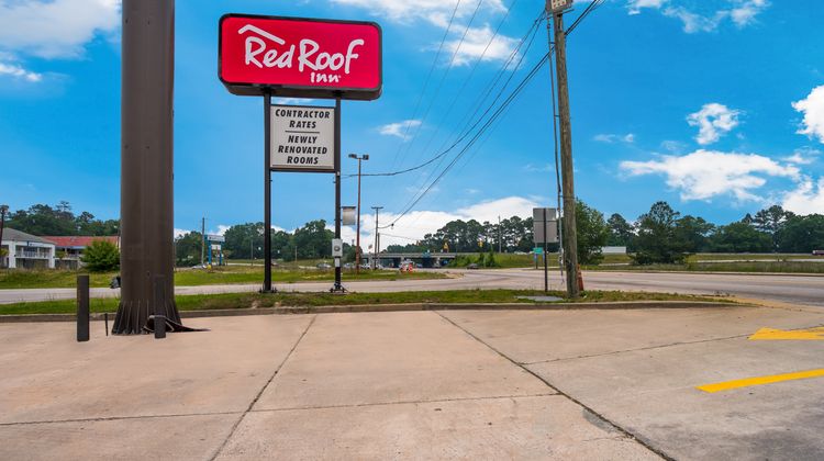 Red Roof Inn Columbia, SC Airport Exterior